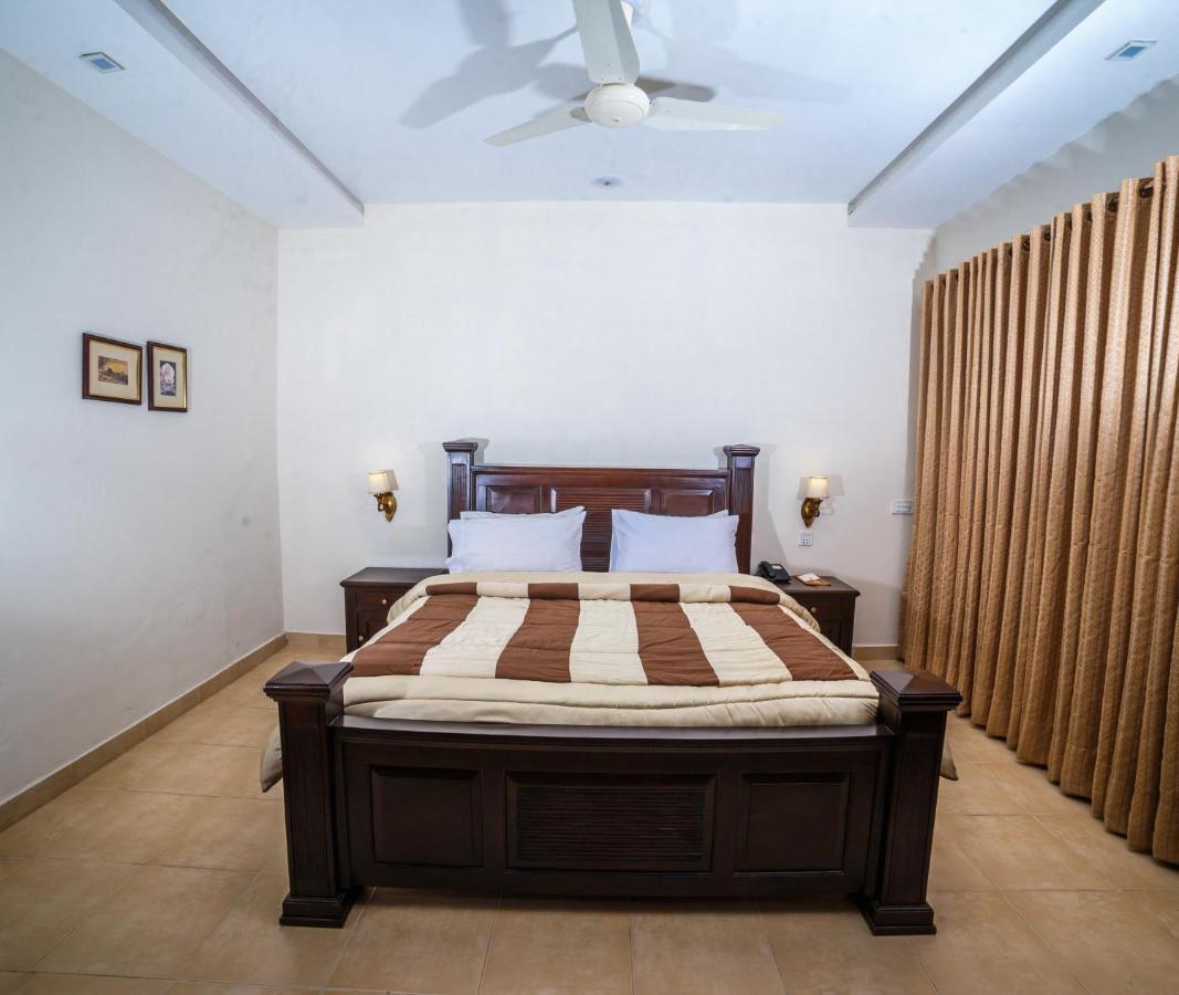 מלון פשאוור Vip House מראה חיצוני תמונה